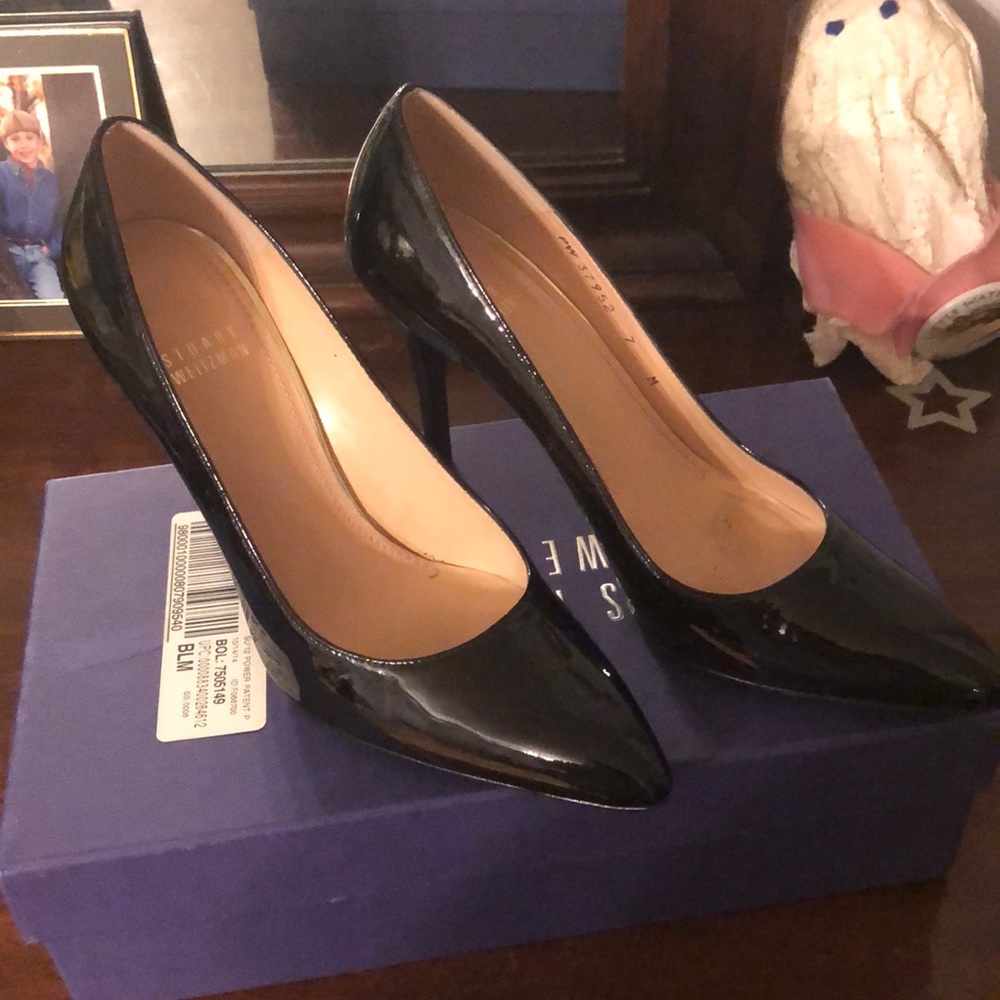 Black patent leather shoes. Size 7 like new